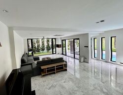 Eng Kong Park (D21), Terrace #568258231